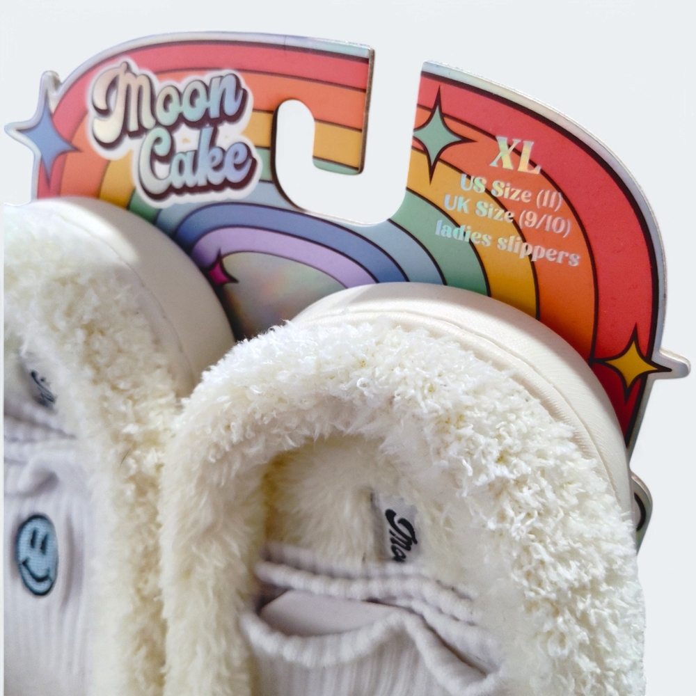Moon Cake Smiley Face Slippers and Socks Set Womens Size XL 11-12 - Picture 3 of 9